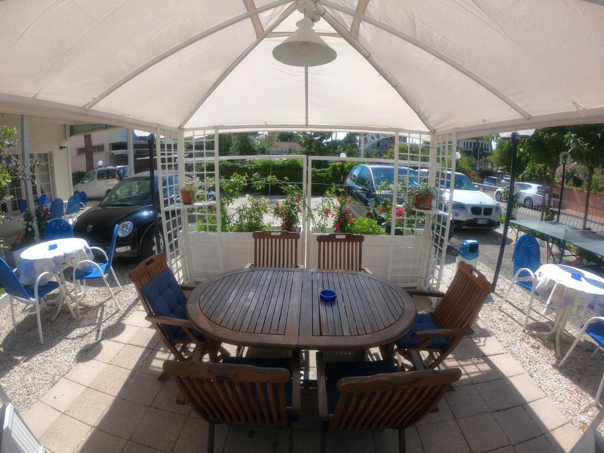 Splendid B&B Milano Marittima Zewnętrze zdjęcie