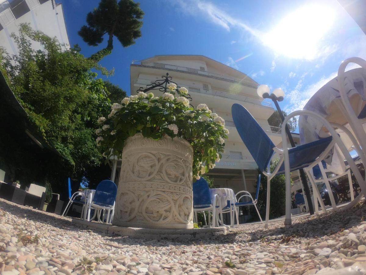 Splendid B&B Milano Marittima Zewnętrze zdjęcie
